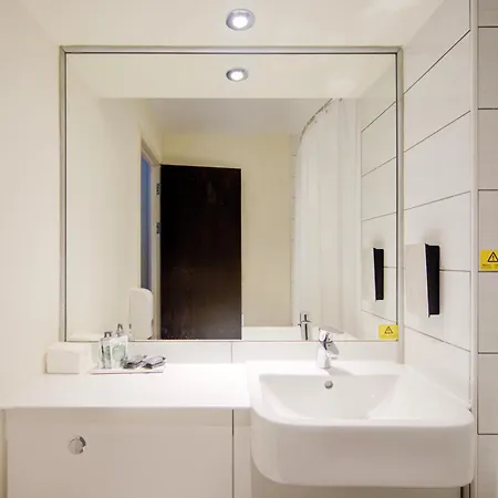 Belvilla Newport City Centre Hotel - Lifestyle Exterior photo