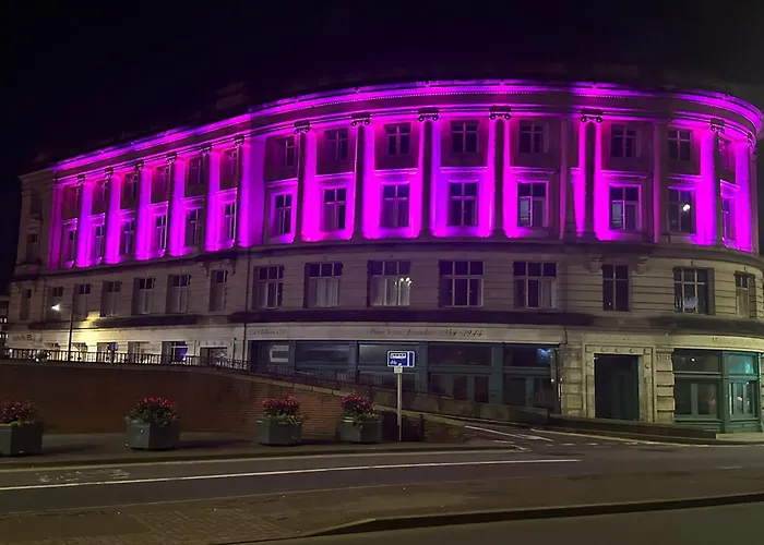 Belvilla Newport City Centre Hotel - Lifestyle